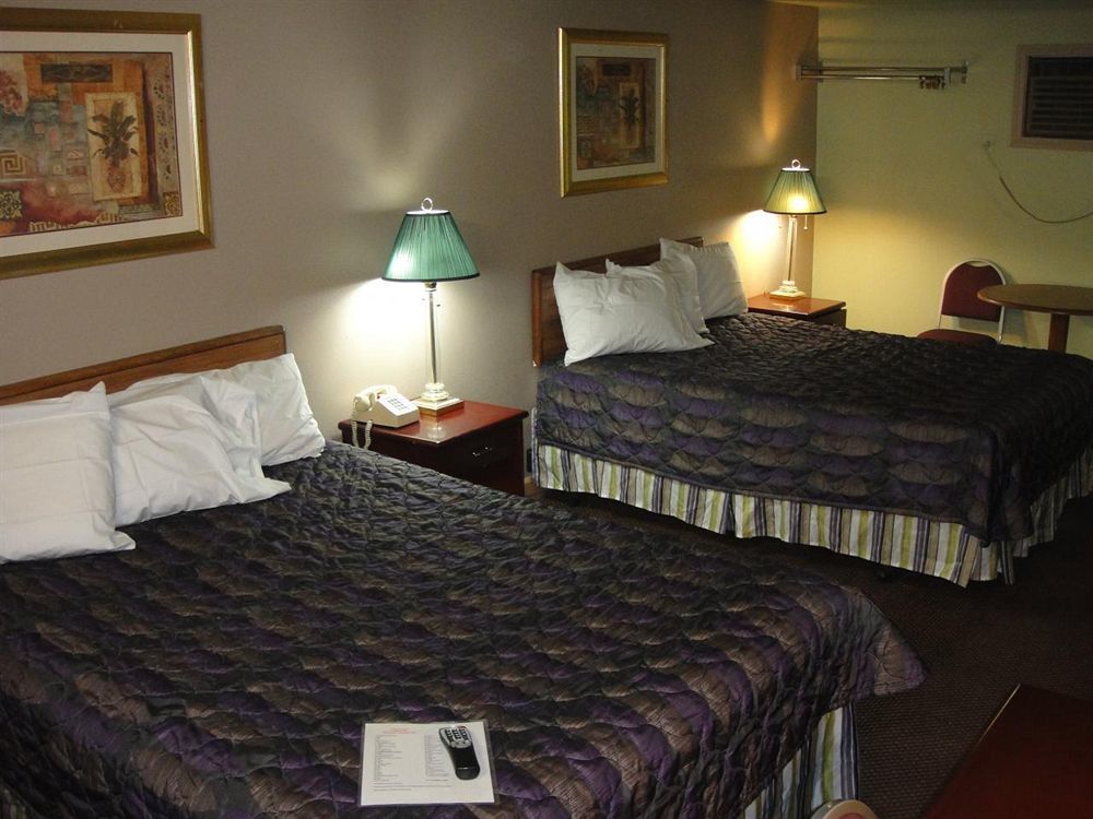 Trails West Motel South Hutchinson Exteriör bild